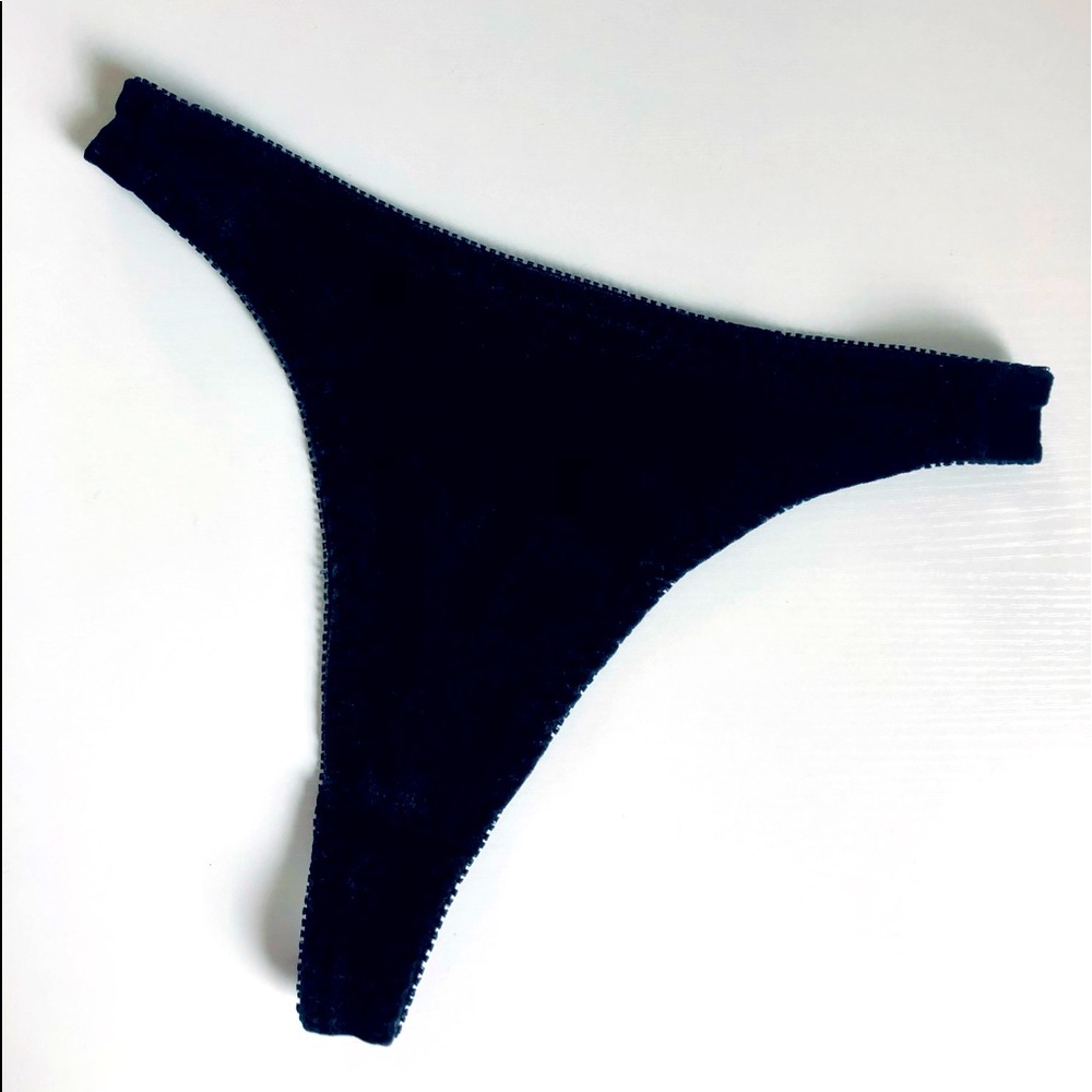 Victoria’s Secret Black velvet thong One size